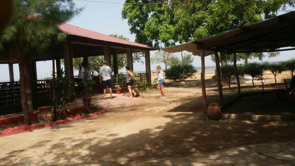 Hôtel Tendaba Camp Extérieur photo